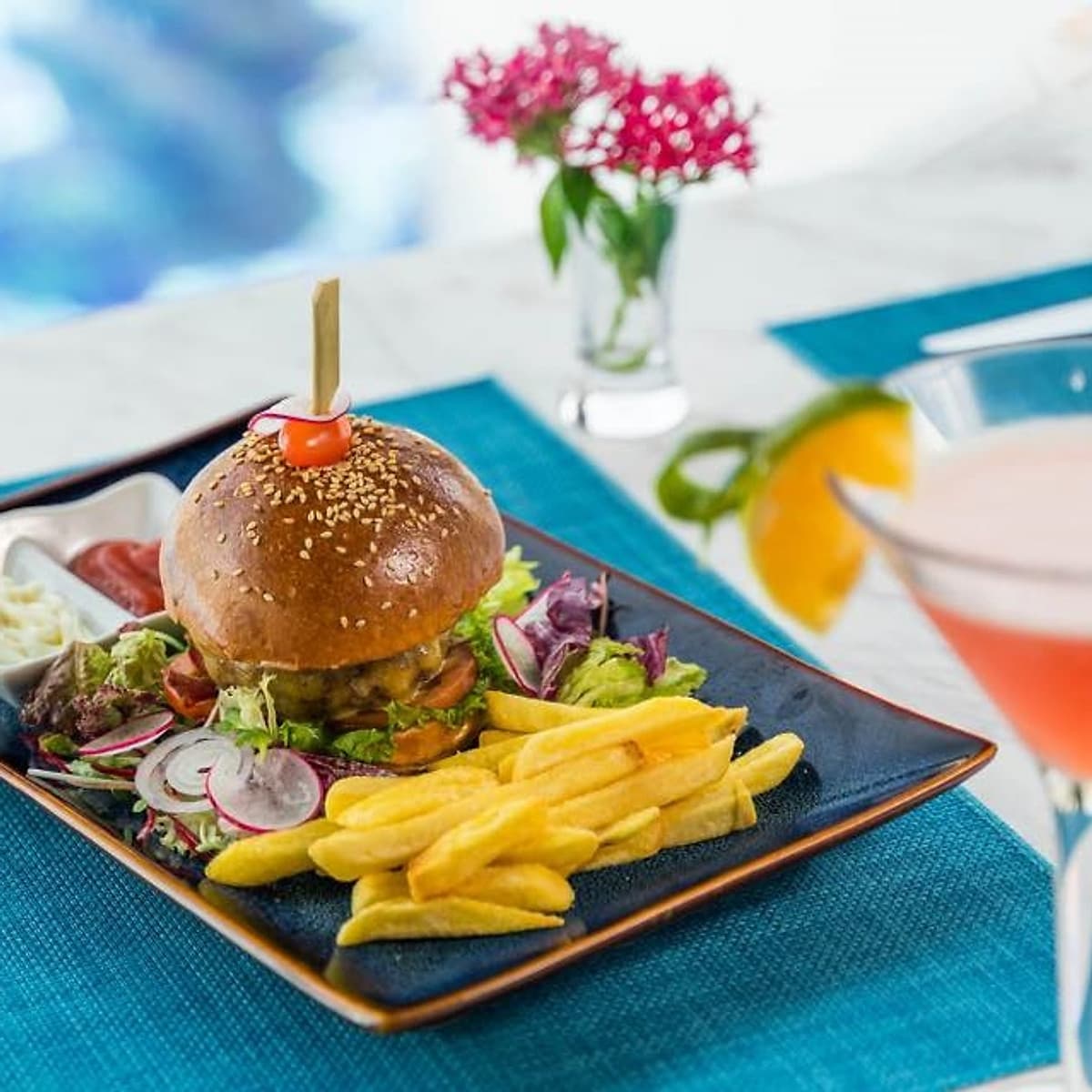 [2021] Golden Coast Resort & Spa 4* Phan Thiết - Gói Ăn 03 Bữa, Hồ Bơi, Bãi Biển Riêng, Gần Kê Gà, Nhiều Ưu Đãi Hấp Dẫn