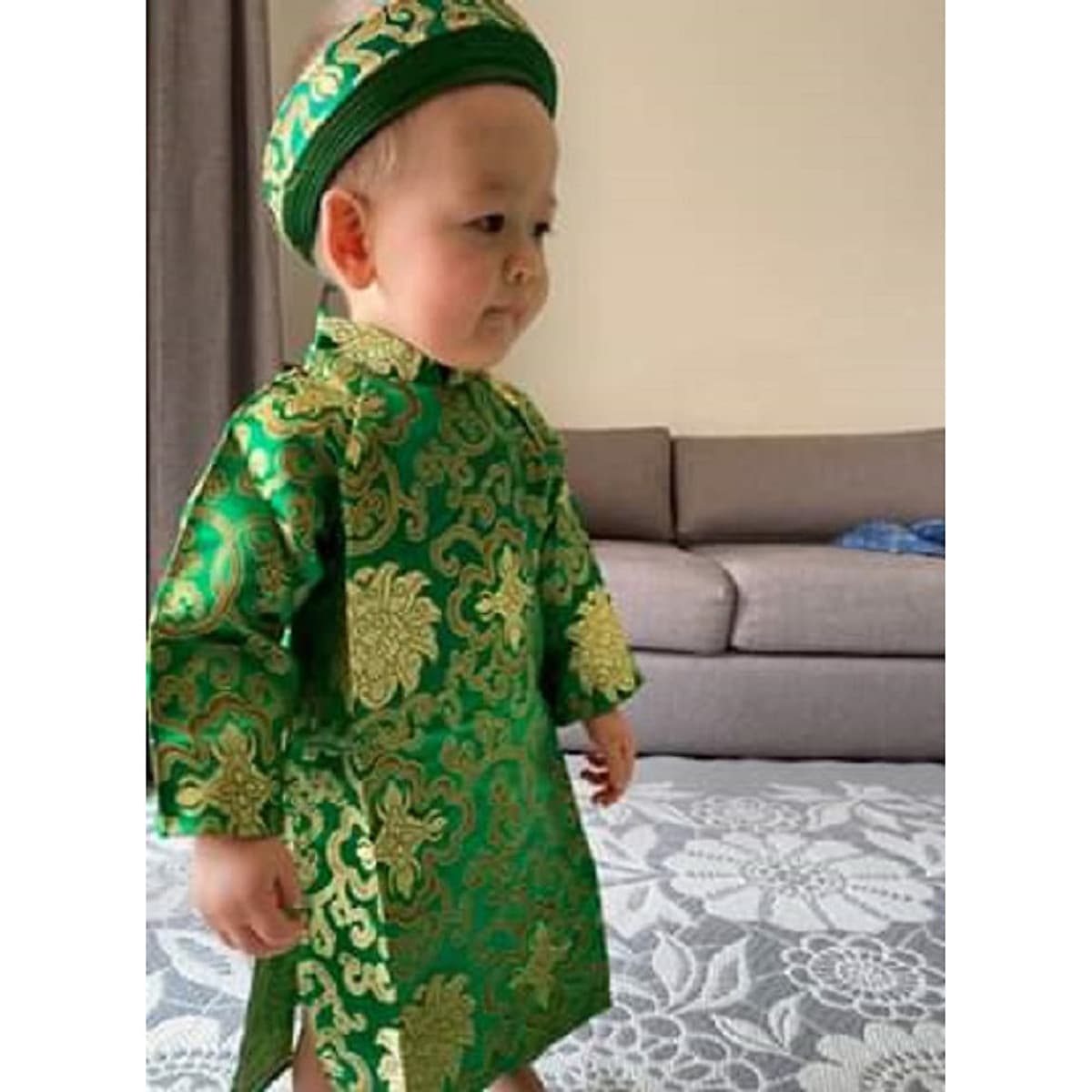 Áo Dài Cách Tân Cho Bé Trai Kèm Khăn Đóng thích hợp cho bé trai từ 7kg đến 30kg, Vải Gấm Thượng Hải 