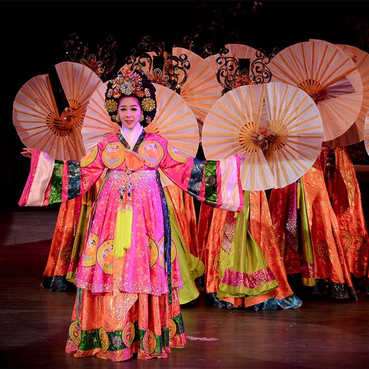 Vé Xem Colosseum Show Ở Pattaya, Thái Lan - Ghế Deluxe