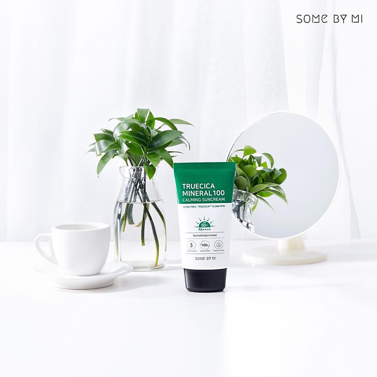 Kem Chống Nắng Dành Cho Da Dầu Mụn, Nhạy Cảm Some By Mi Trucica Mineral 100 Calming Suncream SPF50+/PA+++ 50ml