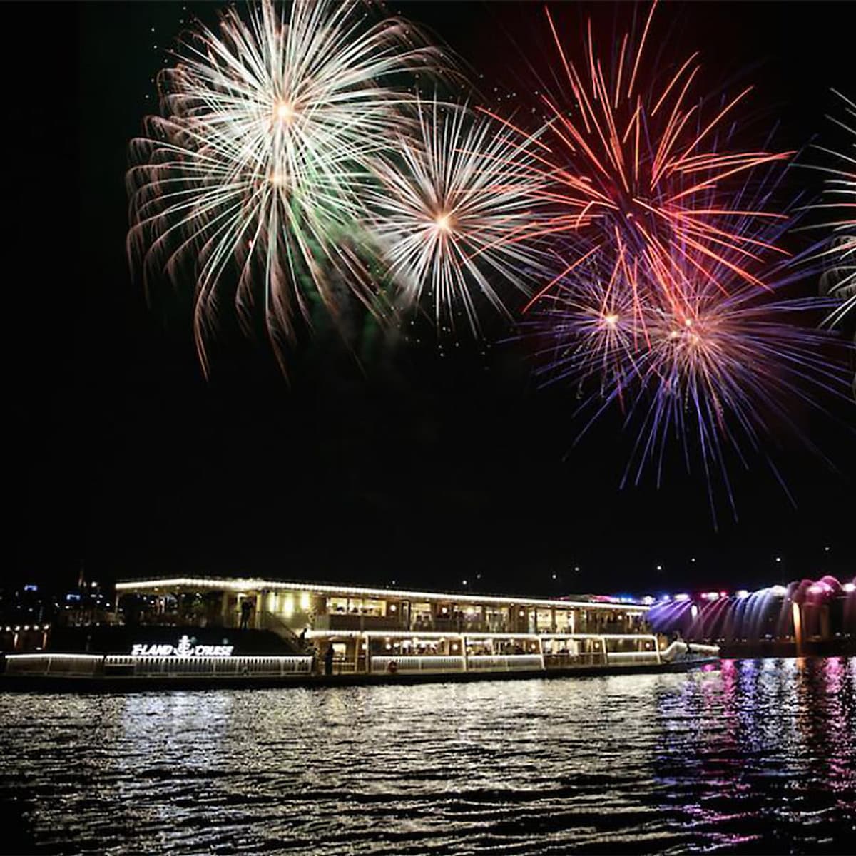 Vé Du Thuyền E-Land Cruise Seoul, Hàn Quốc