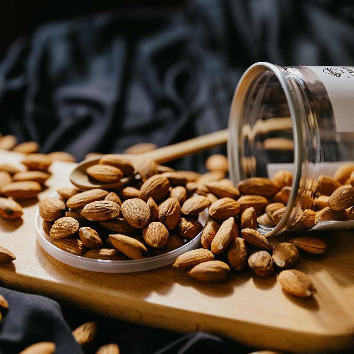Hạt Hạnh Nhân Sống DK Harvest Dùng làm Sữa Hạt