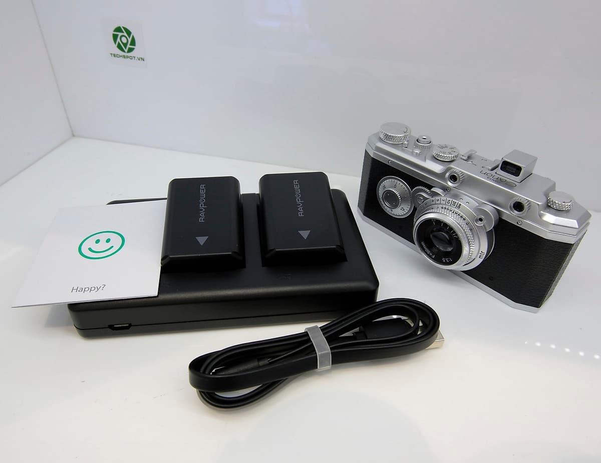 Bộ 2 pin và sạc đôi RavPower NP-FW50 cho Sony A6000, A6300, A6500, A7, A7 II, A7R, A7S... - Hàng chính hãng