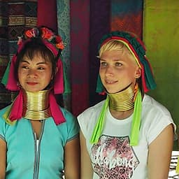 Vé Làng Moo Baan Chon Pao Pattaya, Thái Lan (Vé Vào Cổng + Cưỡi Voi + Đưa Đón)