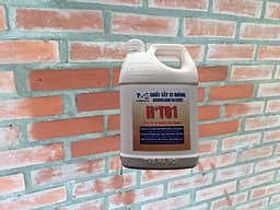 Chất tẩy mốc xi măng trên nhiều chất liệu, tẩy rong rêu, tẩy gạch cũ bẩn, tẩy ron gạch siêu mạnh  HT01-TVS -1,8L (sản phẩm mới hoạt chất bảo vệ bề mặt 100%, chất lượng cao)