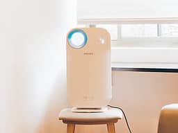 Máy lọc không khí kháng khuẩn trong nhà nhãn hiệu Philips AC4558 Cảm ứng thông minh 4 màu, giám sát và kiểm soát với ứng dụng điện thoại thông minh, loại bỏ vi rút, vi khuẩn - HÀNG NHẬP KHẨU 