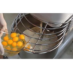 Máy nhào bột/thực phẩm đa năng DK20: Dùng để nhào, trộn mọi loại thực phẩm. Hàng chính hãng SGE Thailand. Dùng cho hộ gia đình, hộ kinh doanh, doanh nghiệp.
