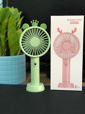 Quạt phun sương cầm tay mini JL có đế để bàn kiểu dáng xinh xắn (giao màu ngẫu nhiên)