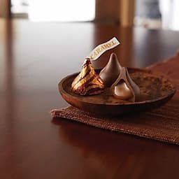 Kẹo Chocolate Hershey’s Kisses Milk Chocolate Gói 1,58 Kg Của Mỹ
