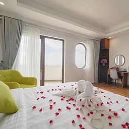 [Combo Tết Âm Lịch] 3N2Đ The May Beach Hotel 3* Phú Quốc + Vé Máy Bay Từ HCM, Bữa Sáng, Hồ Bơi, Bãi Biển Riêng Dành Cho 01 Người, Khởi Hành Mùng 2, 3, 4 Tết