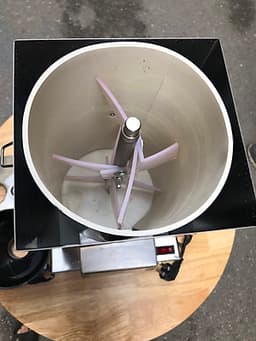 Máy bóc vỏ tỏi inox, sáng đẹp,chạy điện.
