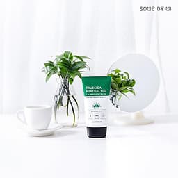 Kem Chống Nắng Dành Cho Da Dầu Mụn, Nhạy Cảm Some By Mi Trucica Mineral 100 Calming Suncream SPF50+/PA+++ 50ml
