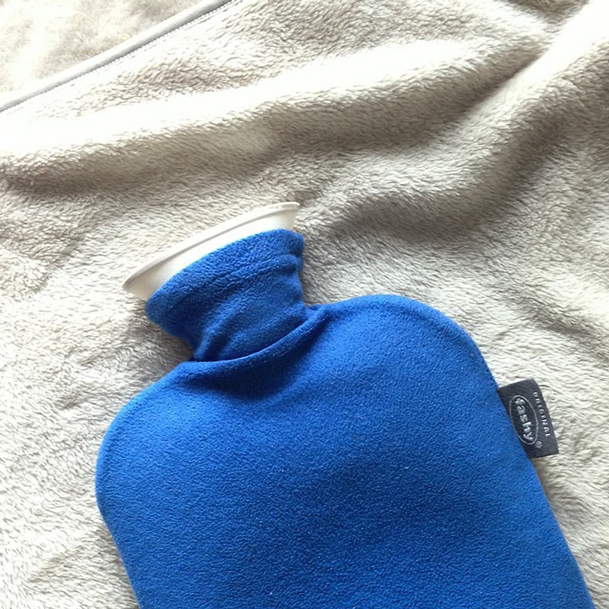 Túi chườm nóng lạnh Fashy Đức dòng bọc lông cừu phù hợp cho người lớn