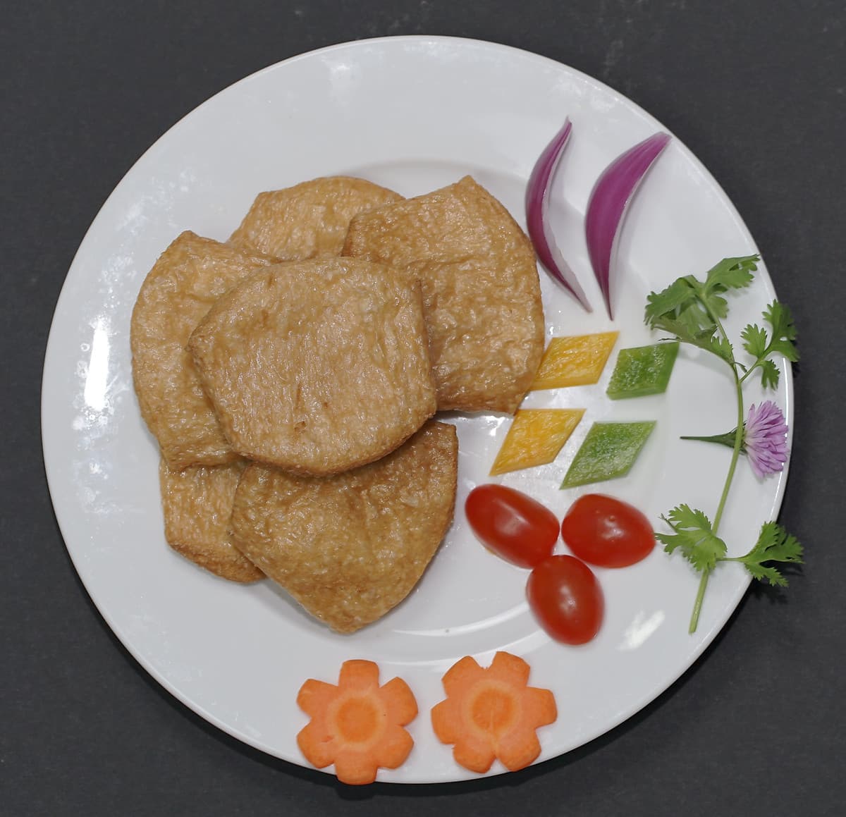 Sườn non chay Khánh An 1kg. Hàng chính hãng, sản xuất tại Việt Nam, nguyên liệu đảm bảo an toàn, không sử dụng chất biến đổi gen và chất bảo quản. Hàm lượng Protein cao.