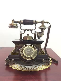 MẪU ĐIỆN THOẠI BÀN TÂN CỔ ĐIỂN PHÍM DÙNG QUAY TAY (NGHE GỌI DÙNG SIM DI ĐỘNG)